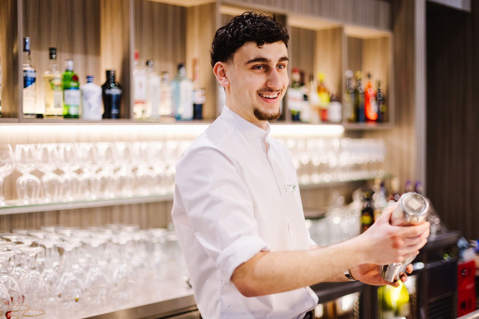 barman hotel