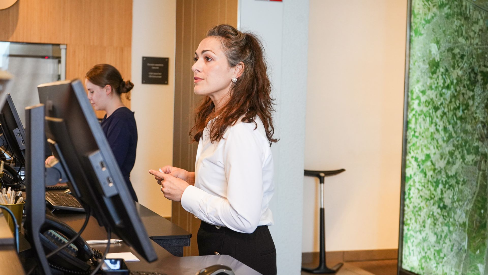receptionist brussels